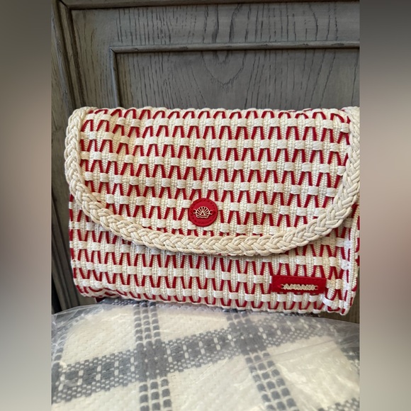 Amiani Handbags - Handmade in Mexico! Bought in Mexico!Red and White Woven Clutch